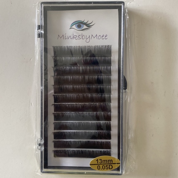 Individual Eyelash Extension Application Kit Box with Keys - Picture 8 of 11